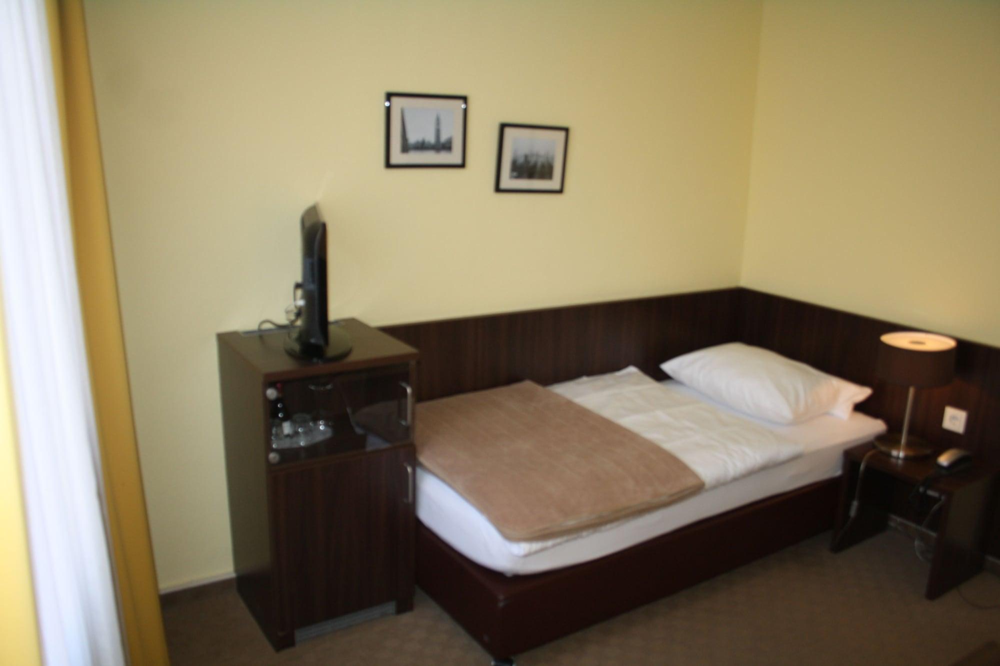 Hotel Mercedes City Бонн Экстерьер фото