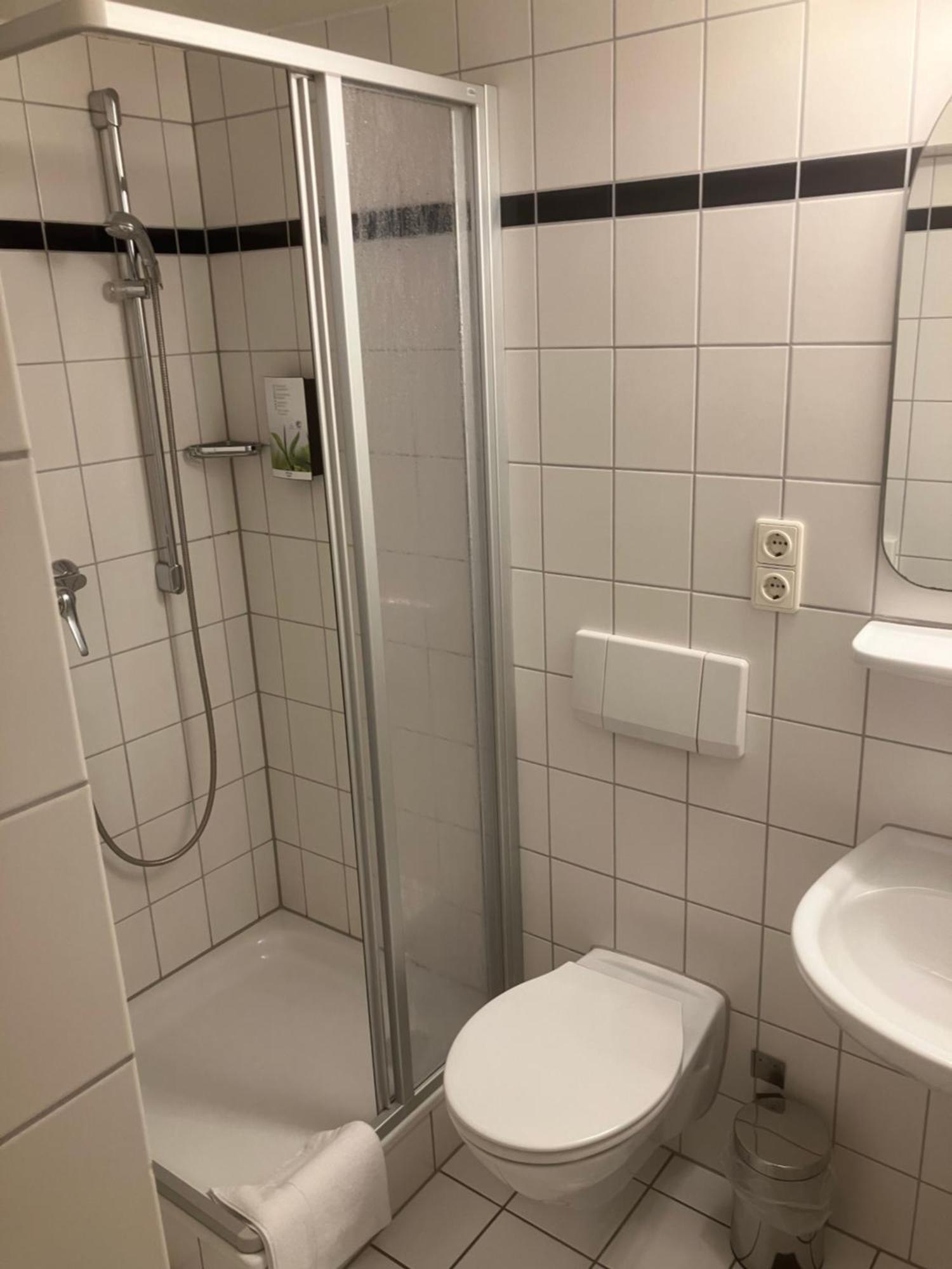 Hotel Mercedes City Бонн Экстерьер фото